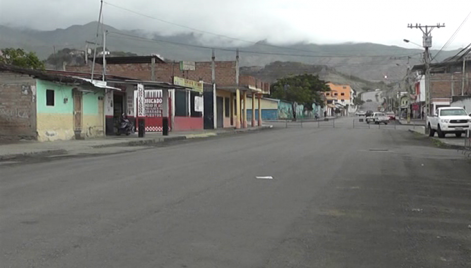 (Video) Moradoras en desacuerdo con el traslado de la feria libre y cierre de su calle
