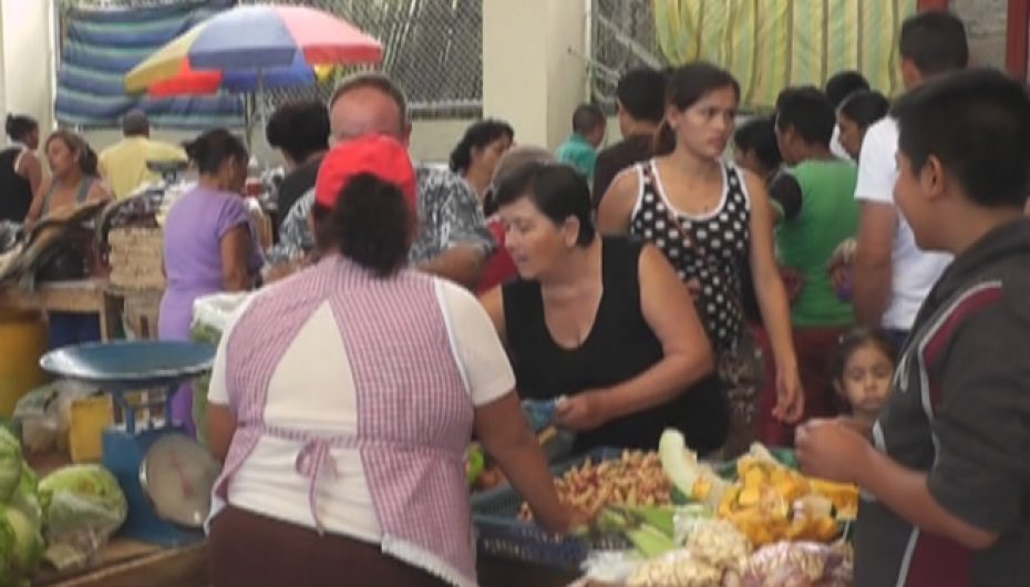 (Video) Comisario Municipal controlará ventas a comerciantes de otros cantones que expenden en Catamayo