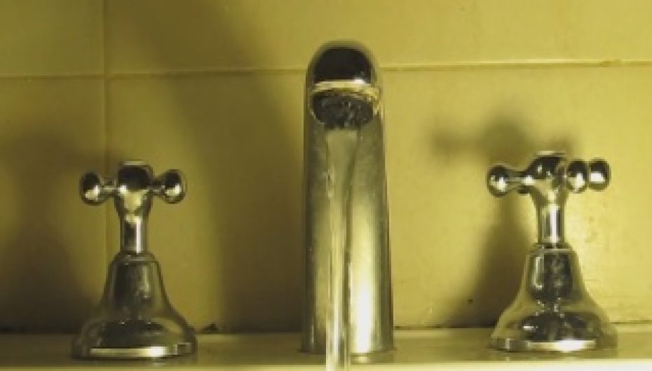 (VIDEO)Se notifican a ciudadanos por el mal uso del Agua Potable