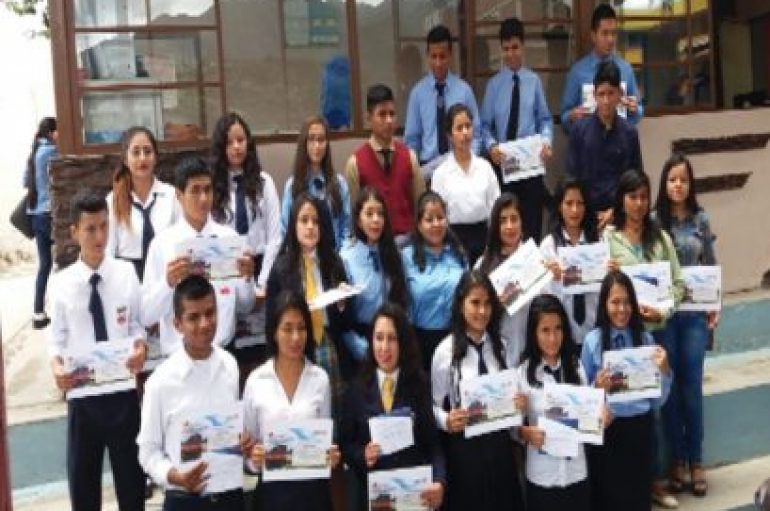 (Video) Viceministro de Educación entregó premios a estudiantes por mérito académico