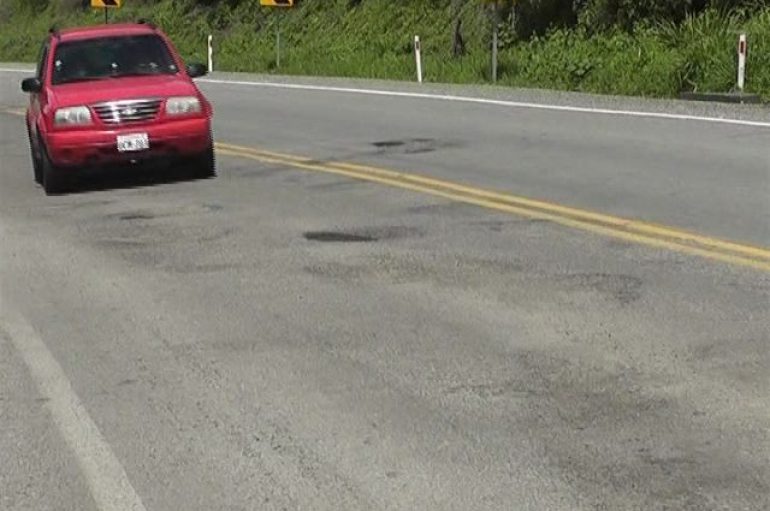 (Video) Unión de transportistas preocupados por el estado de la vía Loja-Catamayo.