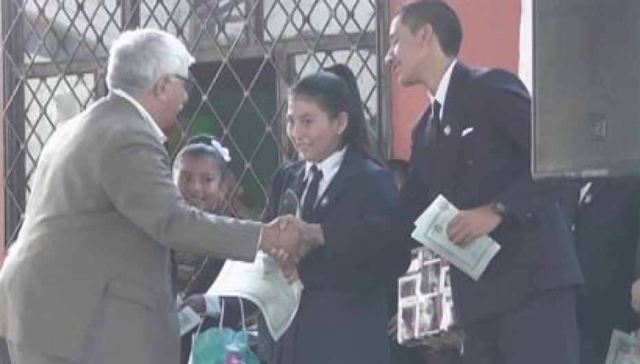 (Video) Unidad San Juan Bautista reconoció talento de estudiantes en oratoria