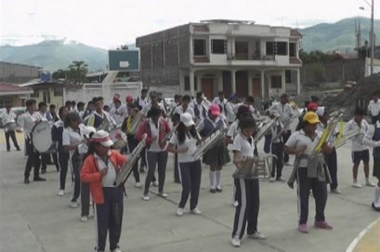 (Video) Bandas musicales ya suenan en instituciones que se preparan para el desfile