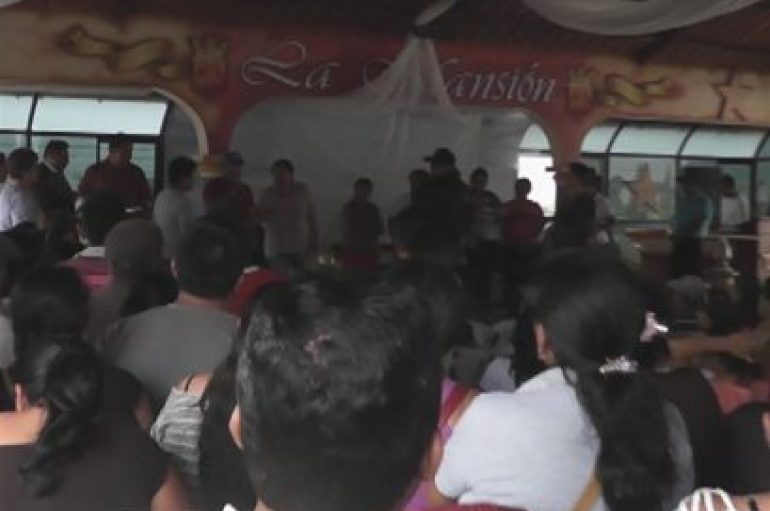 (Video) Discrepancias entre inversionistas, perjudicados y promotores del grupo «Inversiones Catamayo»