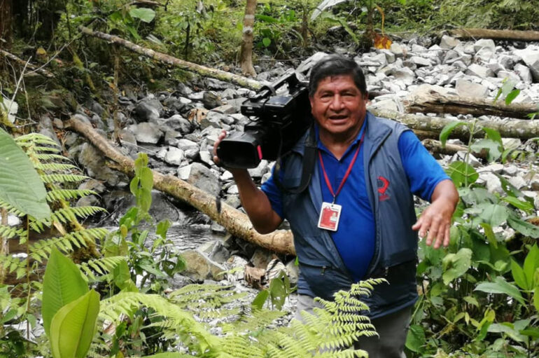 Periodista Gonzalo Rojas muere en plena cobertura de las manifestaciones