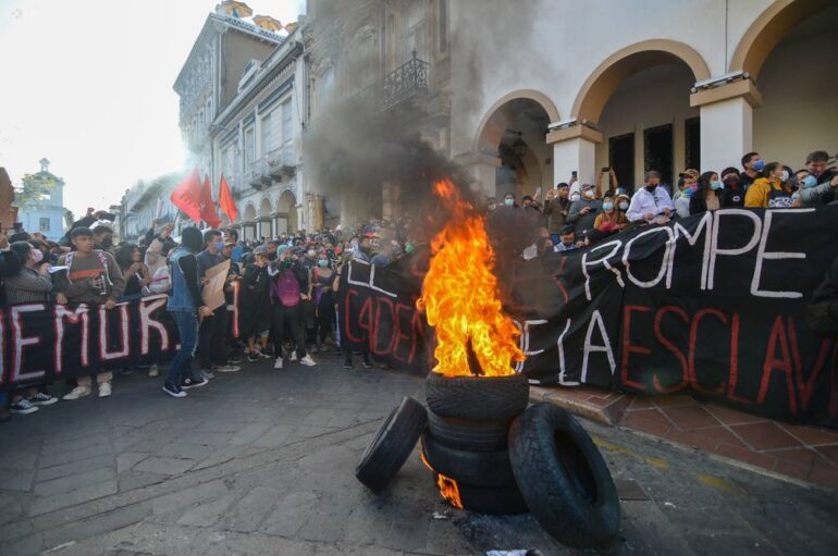 Policía confirma la primera muerte de un manifestante en las movilizaciones