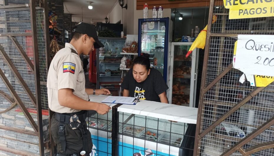 Policía realiza visitas preventivas a locales comerciales en Zamora