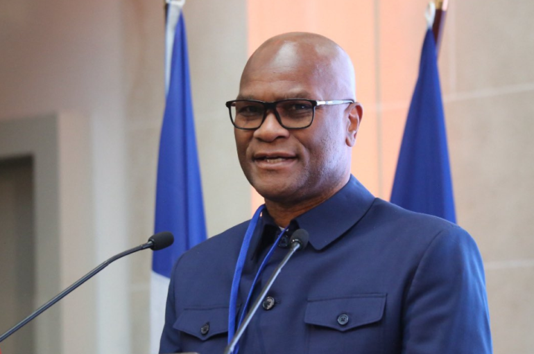 Policía halló muerto en París al embajador de Sudáfrica en Francia